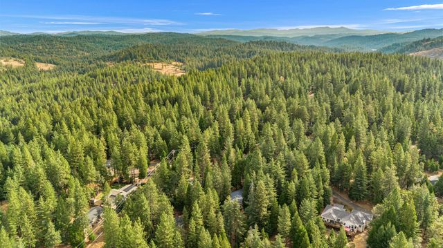 5648 Sierra Springs Dr, Pollock Pines, CA 95726