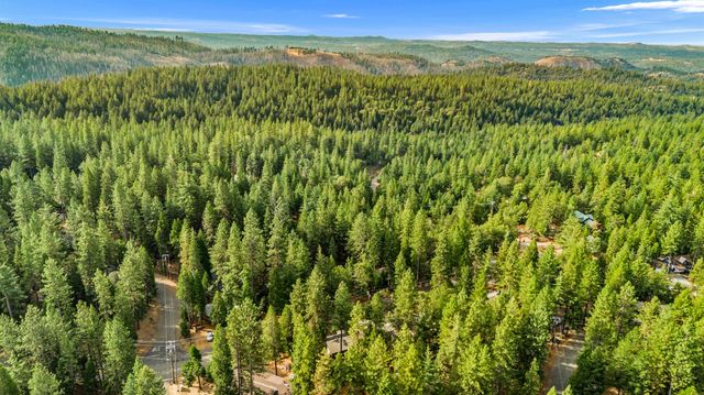 5648 Sierra Springs Dr, Pollock Pines, CA 95726