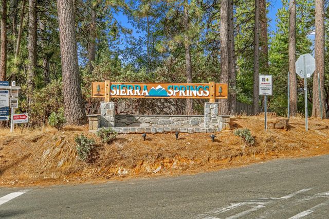 5648 Sierra Springs Dr, Pollock Pines, CA 95726
