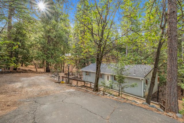 5648 Sierra Springs Dr, Pollock Pines, CA 95726
