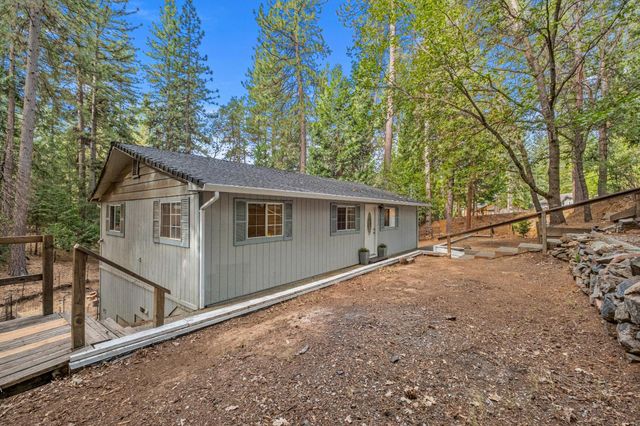 5648 Sierra Springs Dr, Pollock Pines, CA 95726