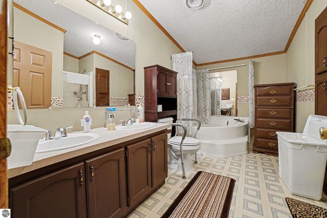 15 Backache Bend, Elwell, MI 48832