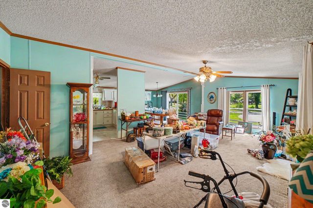15 Backache Bend, Elwell, MI 48832