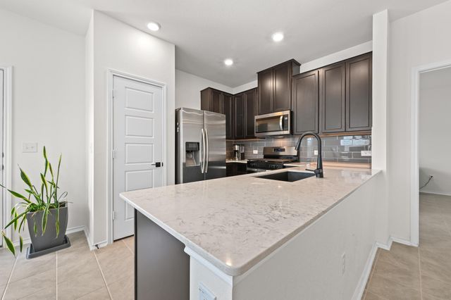 217 Summit DR, Lockhart, TX 78644