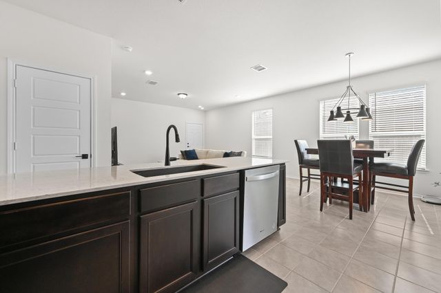 217 Summit DR, Lockhart, TX 78644