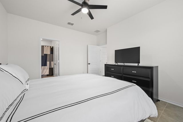 217 Summit DR, Lockhart, TX 78644