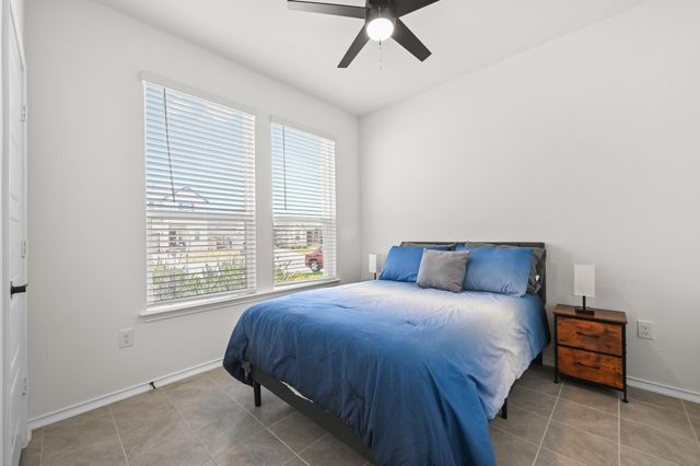 217 Summit DR, Lockhart, TX 78644