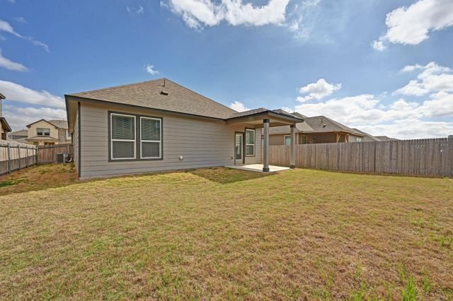 217 Summit DR, Lockhart, TX 78644