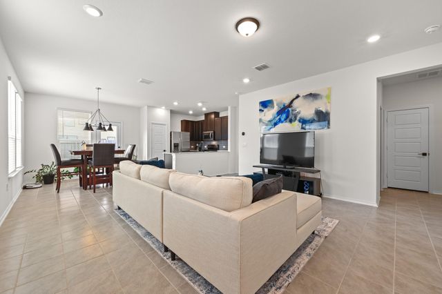 217 Summit DR, Lockhart, TX 78644