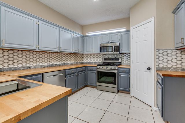 2120 Arbor Creek Drive, Carrollton, TX 75010