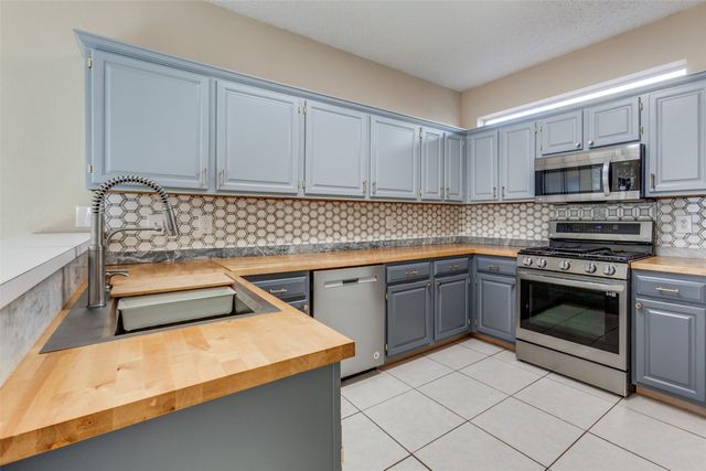 2120 Arbor Creek Drive, Carrollton, TX 75010