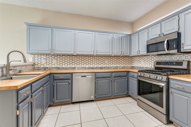 2120 Arbor Creek Drive, Carrollton, TX 75010