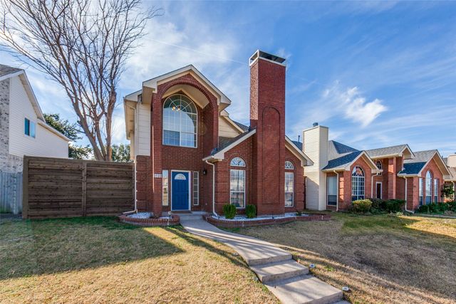 2120 Arbor Creek Drive, Carrollton, TX 75010