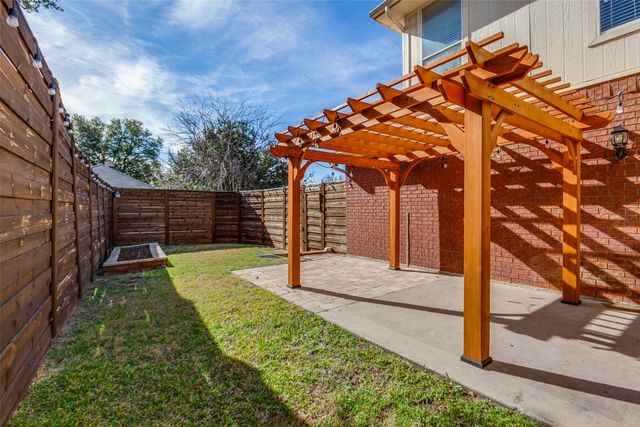 2120 Arbor Creek Drive, Carrollton, TX 75010