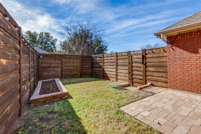 2120 Arbor Creek Drive, Carrollton, TX 75010