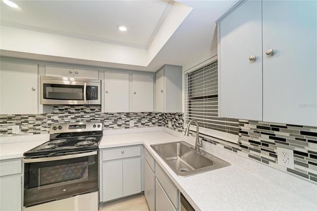 7237 CLOISTER DRIVE 207, Sarasota, FL 34231
