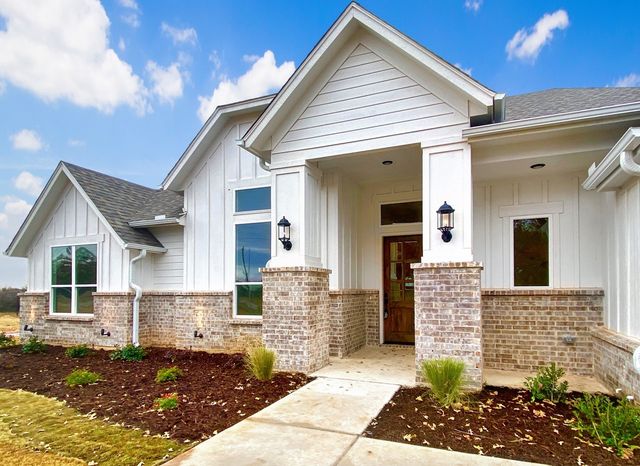 2284 Erwin Road, Poolville, TX 76487