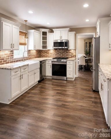 3709 Stoneglen Path, Charlotte, NC 28269