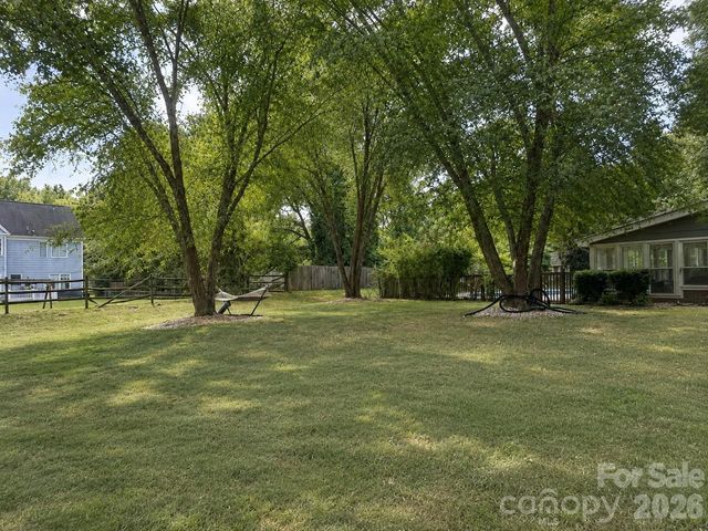 3709 Stoneglen Path, Charlotte, NC 28269