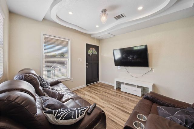 2311 Russell Street, Houston, TX 77026