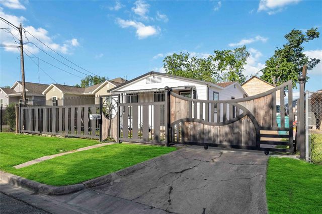 2311 Russell Street, Houston, TX 77026