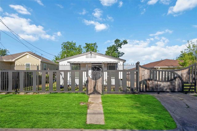 2311 Russell Street, Houston, TX 77026