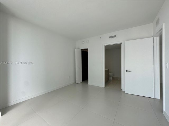 1300 S Miami 4209, Miami, FL 33130