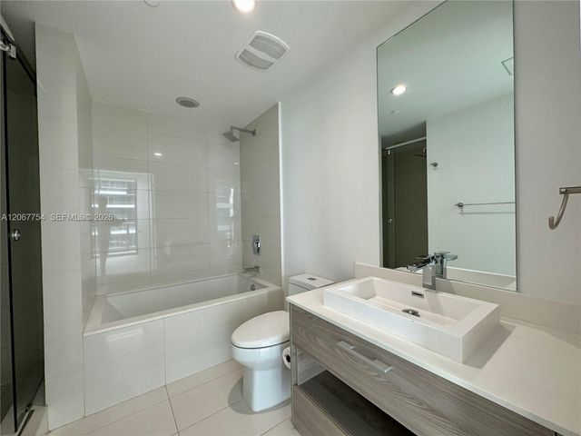 1300 S Miami 4209, Miami, FL 33130