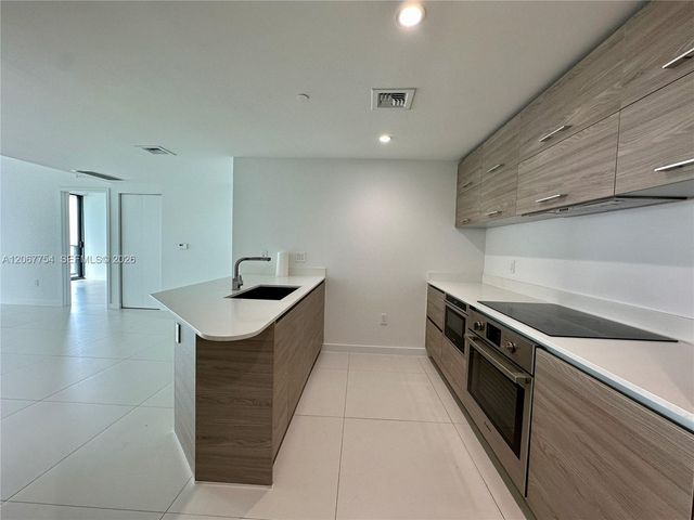 1300 S Miami 4209, Miami, FL 33130
