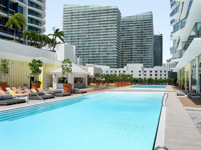 1300 S Miami 4209, Miami, FL 33130