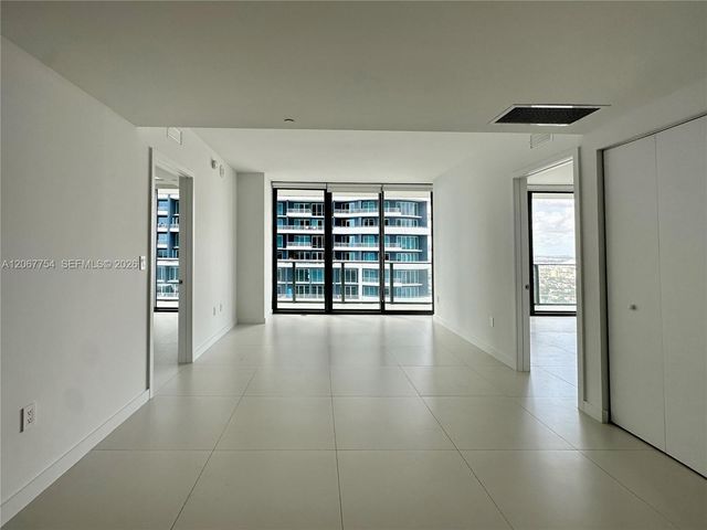 1300 S Miami 4209, Miami, FL 33130