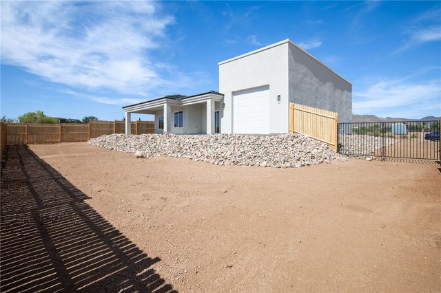 3285 N Heber Road, Golden Valley, AZ 86413