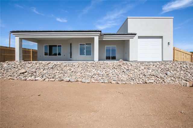 3285 N Heber Road, Golden Valley, AZ 86413