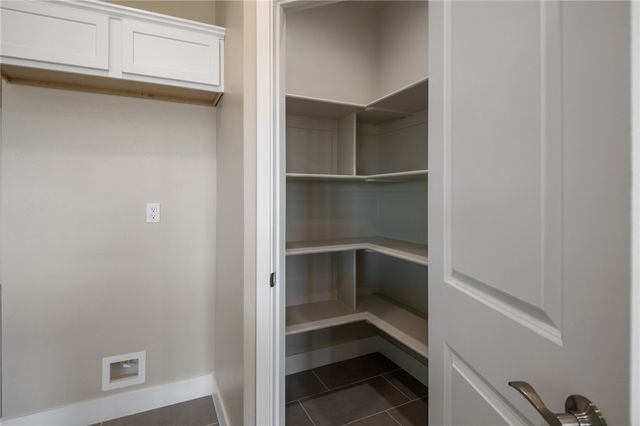 3285 N Heber Road, Golden Valley, AZ 86413