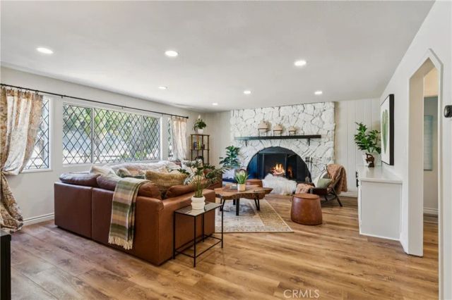 27535 St Bernard Lane, Lake Arrowhead, CA 92352