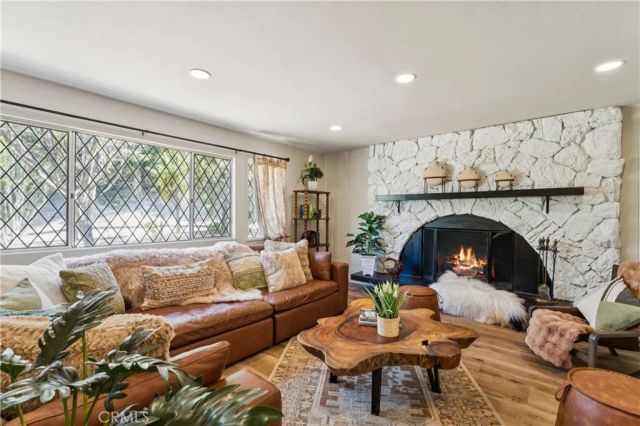 27535 St Bernard Lane, Lake Arrowhead, CA 92352