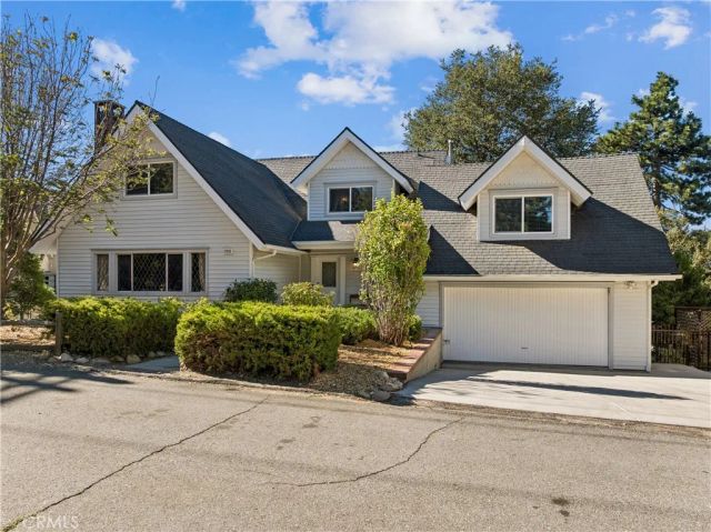 27535 St Bernard Lane, Lake Arrowhead, CA 92352