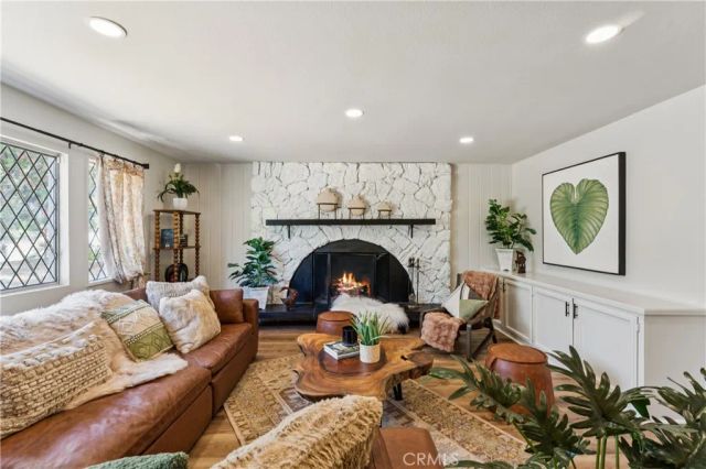 27535 St Bernard Lane, Lake Arrowhead, CA 92352