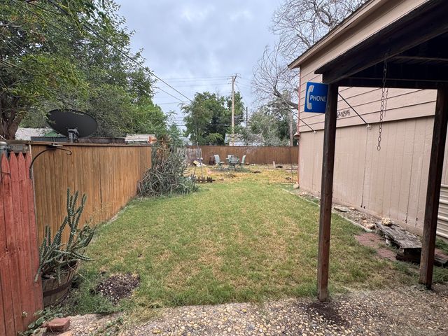 108 SE 10th Street, Plainview, TX 79072