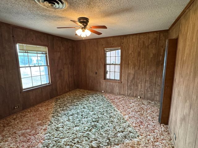 108 SE 10th Street, Plainview, TX 79072