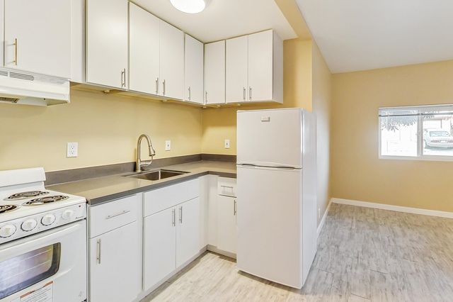 3257 Delaware St, Oakland, CA 94602