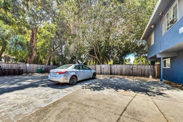 3257 Delaware St, Oakland, CA 94602