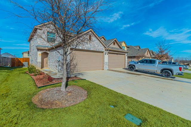 5004 Villas Drive, Sanger, TX 76266