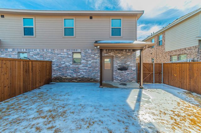 5004 Villas Drive, Sanger, TX 76266