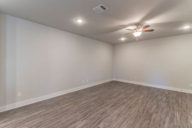 5004 Villas Drive, Sanger, TX 76266