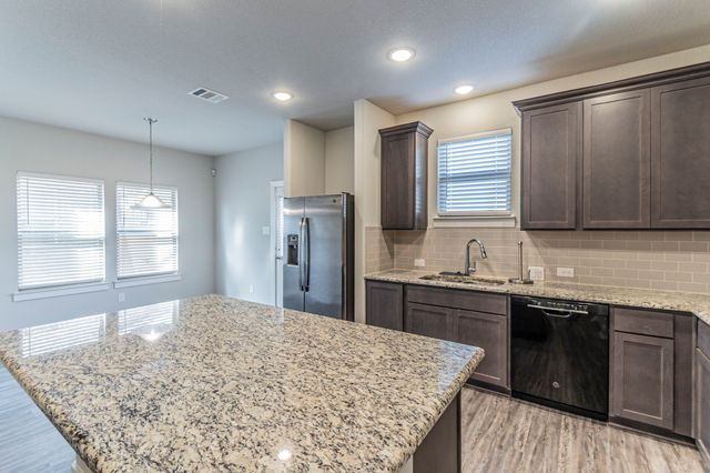 5004 Villas Drive, Sanger, TX 76266