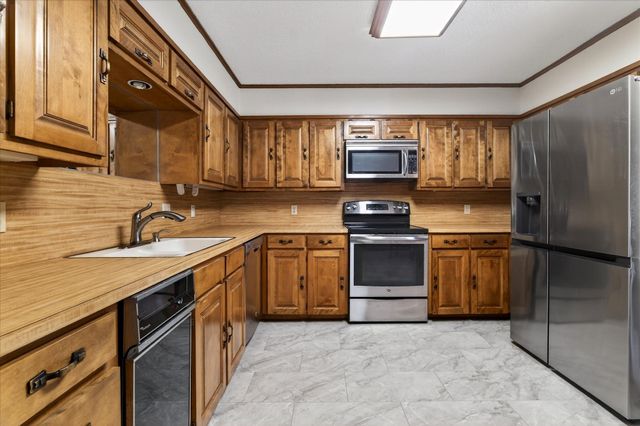 137 Creek Courts Drive, Trophy Club, TX 76262