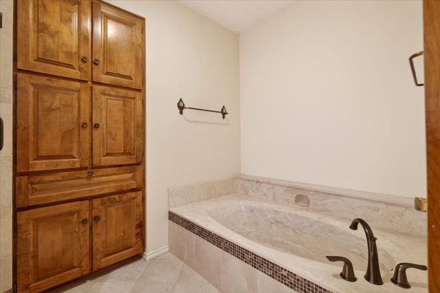 137 Creek Courts Drive, Trophy Club, TX 76262