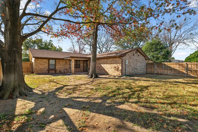 137 Creek Courts Drive, Trophy Club, TX 76262