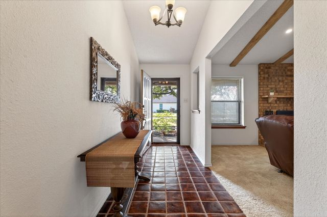 137 Creek Courts Drive, Trophy Club, TX 76262